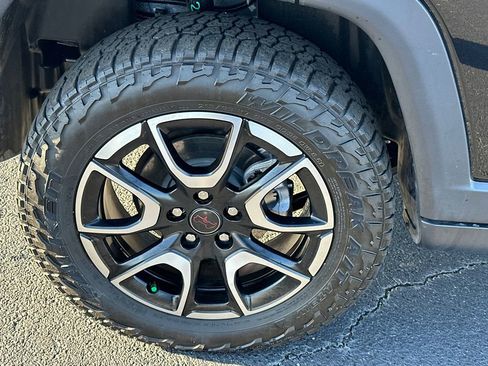 Used 2025 Jeep Compass Trailhawk w/ Trailhawk Elite Group image 17