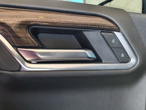 Used 2025 Chevrolet Silverado 1500 LT image 9