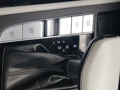 Used 2023 Hyundai Elantra Limited image 22