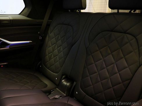 Certified 2025 BMW X7 xDrive40i w/ M Sport Package image 13