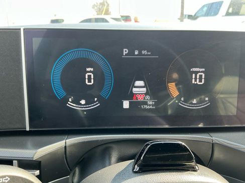 Used 2025 Hyundai Santa Fe SEL image 19