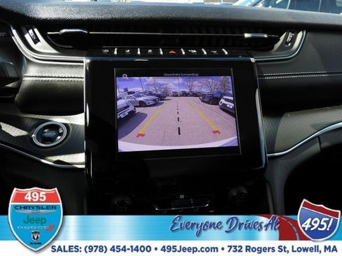 Used 2025 Jeep Grand Cherokee Laredo X AWD/4WD image 27
