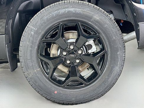 New 2025 Ford Maverick XLT w/ XLT Luxury Package image 18