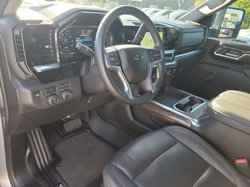 Used 2025 Chevrolet Silverado 2500 LT w/ Trail Boss Package AWD/4WD image 21