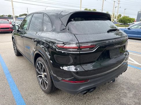 Certified 2023 Porsche Cayenne Platinum Edition AWD/4WD image 26