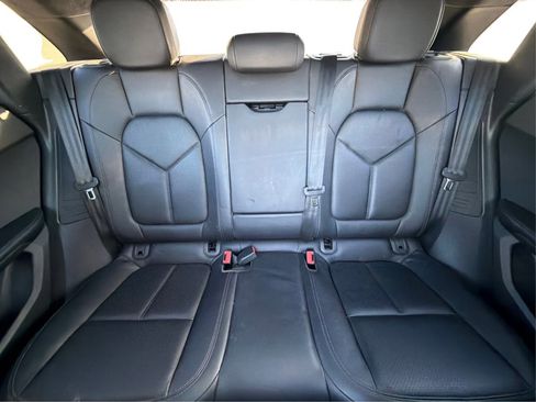 Used 2017 Porsche Macan Turbo image 21