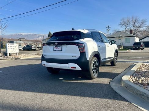 New 2026 Nissan Kicks SV image 4