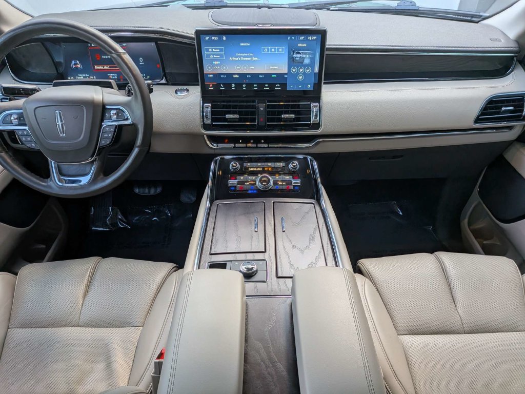 Used 2023 Lincoln Navigator Reserve w/ Monochromatic Package RWD image 16