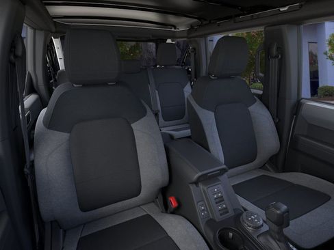 New 2025 Ford Bronco 4-Door AWD/4WD image 43