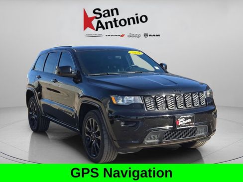 Used 2019 Jeep Grand Cherokee Altitude image 2