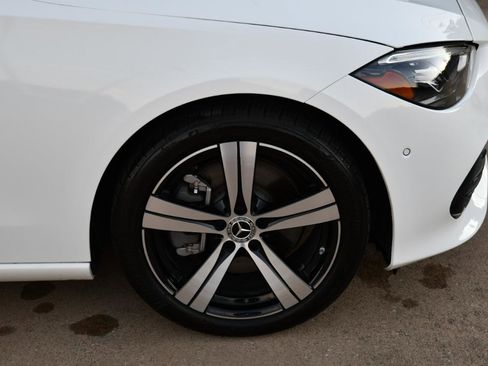 Used 2025 Mercedes-Benz C 300 Sedan image 4