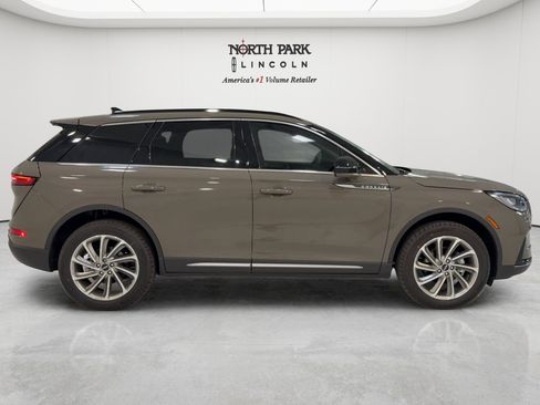 New 2026 Lincoln Corsair Premiere AWD/4WD image 2