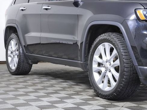 Used 2017 Jeep Grand Cherokee Limited w/ Trailer Tow Group IV AWD/4WD image 2