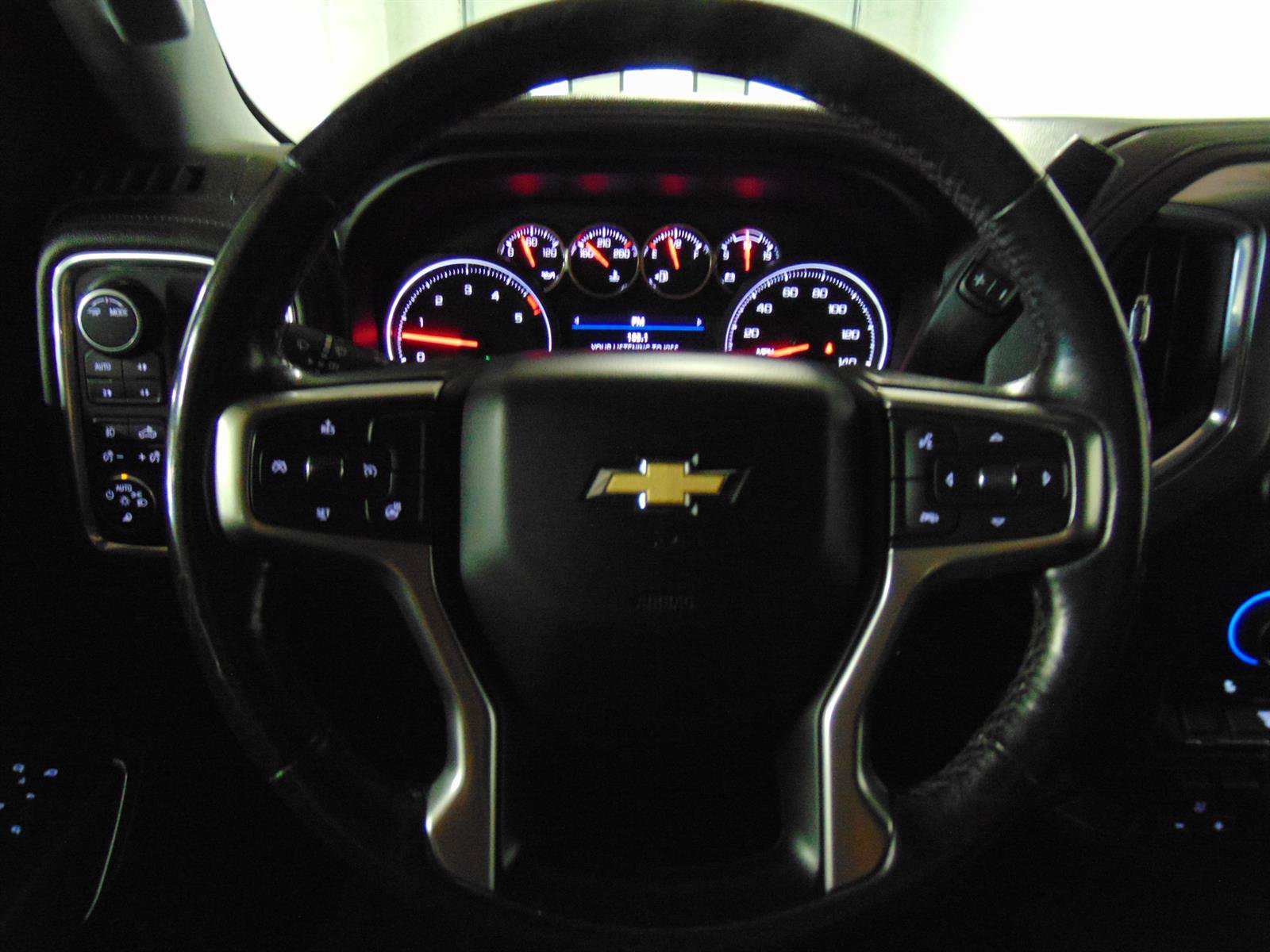 Used 2022 Chevrolet Silverado 2500 LTZ w/ Z71 Off-Road Package AWD/4WD image 15