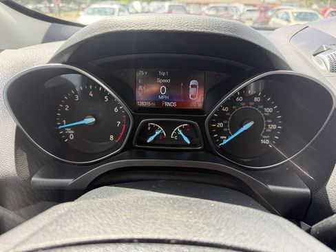 Used 2018 Ford Escape SE w/ SE Sync 3 Package FWD image 15