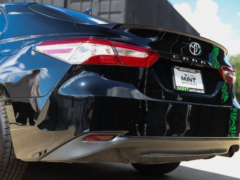 Used 2020 Toyota Camry LE FWD image 37