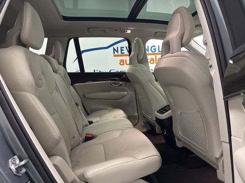 Used 2017 Volvo XC90 T6 Momentum w/ Vision Package AWD/4WD image 13