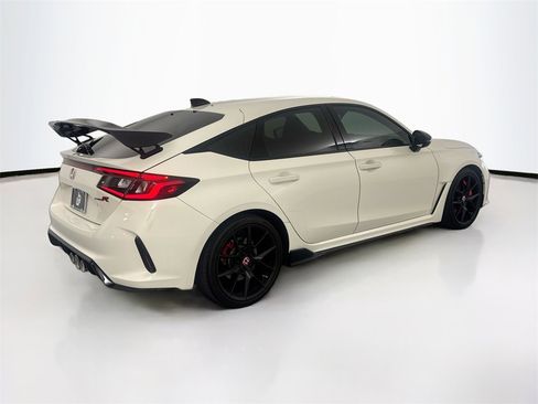 Used 2023 Honda Civic Type R image 5