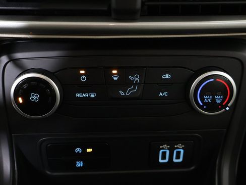 Used 2021 Ford EcoSport S image 39