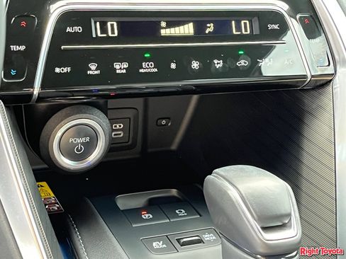 Certified 2024 Toyota Venza Limited AWD/4WD image 29