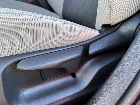 Used 2025 Toyota Corolla LE image 23