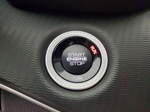 New 2025 Jeep Grand Cherokee Altitude image 21