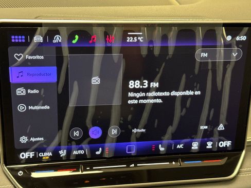 New 2026 Volkswagen Tiguan SE FWD image 17