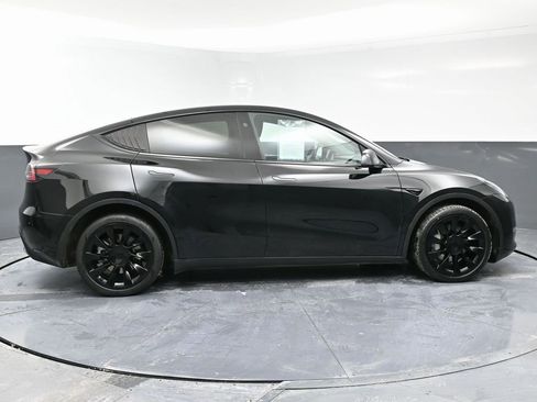Used 2023 Tesla Model Y Long Range image 7