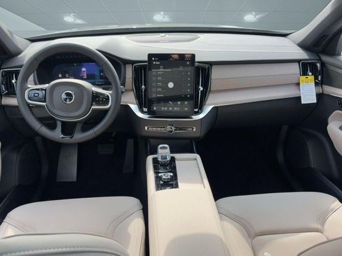 Used 2026 Volvo XC90 B6 Plus w/ Protection Package AWD/4WD image 17