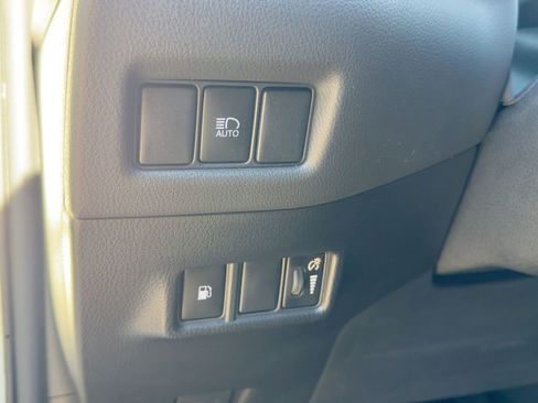 Used 2021 Toyota C-HR LE image 16