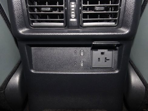 Used 2025 Toyota 4Runner Trailhunter image 32