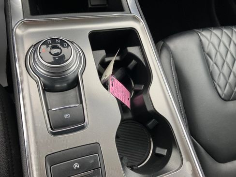 Used 2024 Ford Edge Titanium AWD/4WD image 8