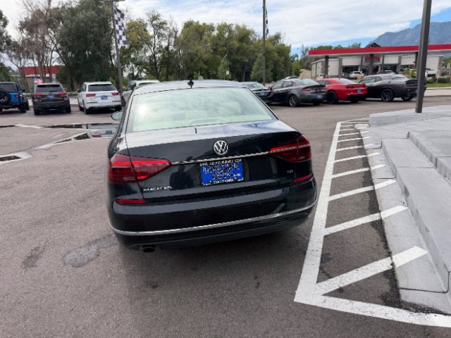 Used 2017 Volkswagen Passat 1.8T SEL Premium FWD image 12