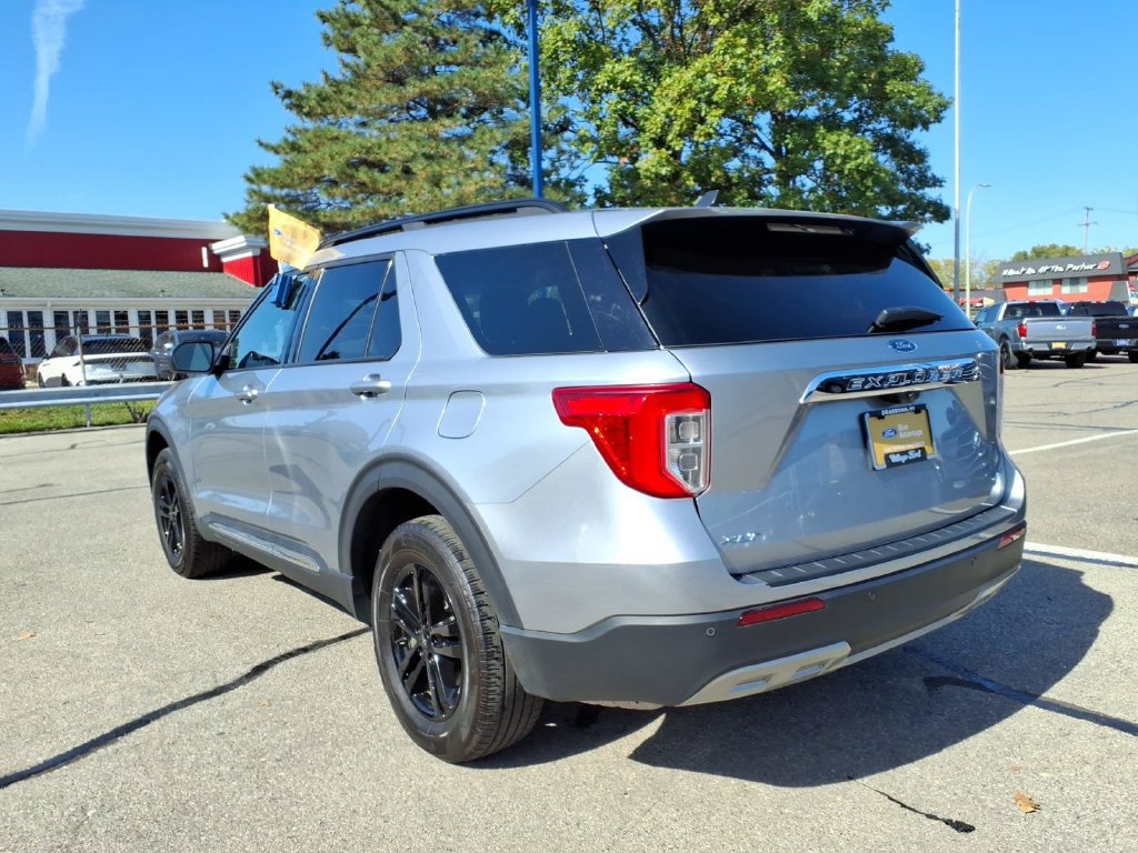 Certified 2023 Ford Explorer XLT w/ Equipment Group 202A AWD/4WD image 9