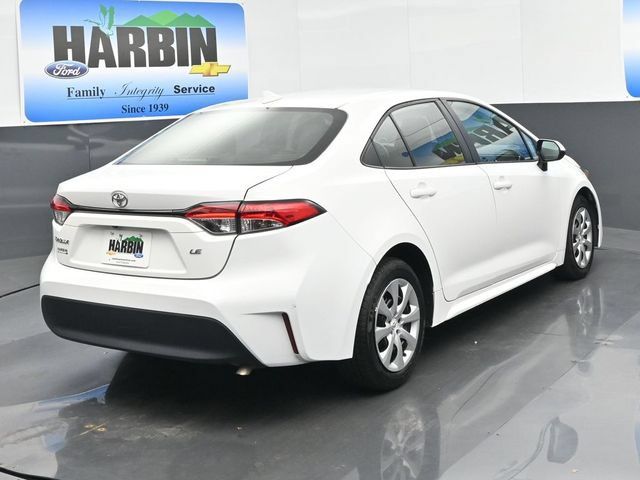 Used 2024 Toyota Corolla LE FWD image 5