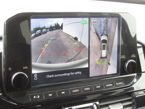 Used 2022 Nissan Pathfinder SL AWD/4WD image 36