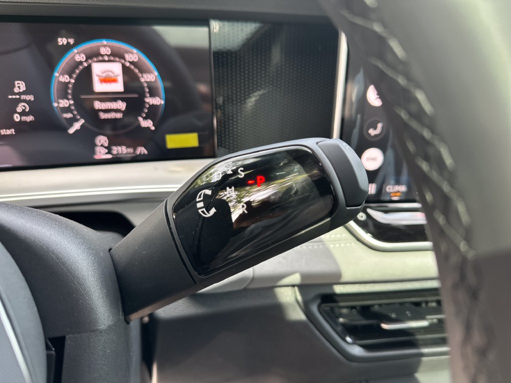 New 2026 Volkswagen Tiguan SE R-Line AWD/4WD image 17