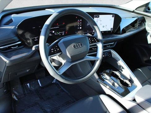 Certified 2025 Audi Q5 Premium w/ Convenience Package AWD/4WD image 17