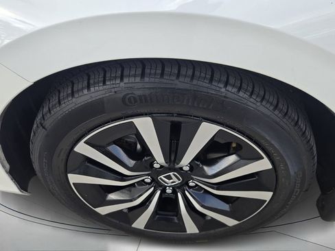 Used 2024 Honda Civic EX-L image 9