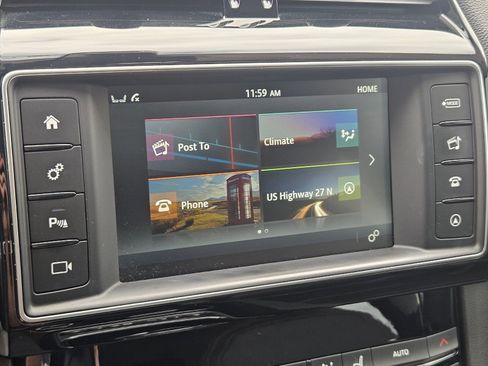 Used 2018 Jaguar F-PACE Prestige image 17