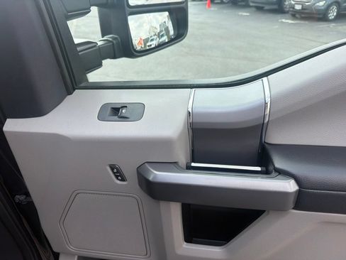 Used 2022 Ford F350 XLT w/ XLT Premium Package AWD/4WD image 40
