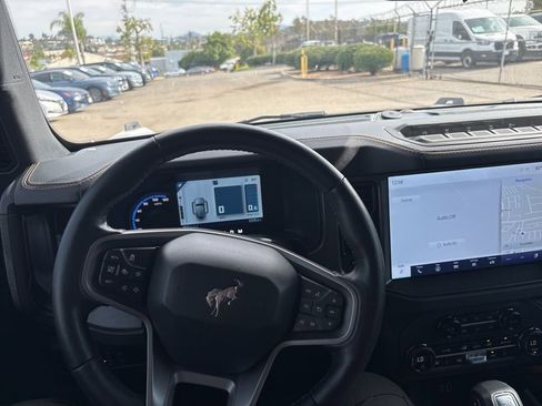 Used 2024 Ford Bronco Badlands image 16