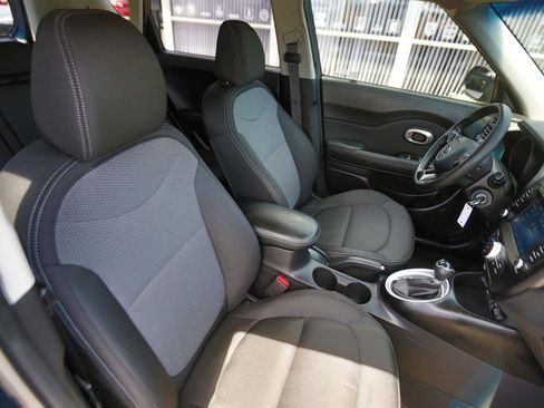 Used 2019 Kia Soul + FWD image 22