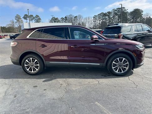 Used 2022 Lincoln Nautilus Reserve image 5