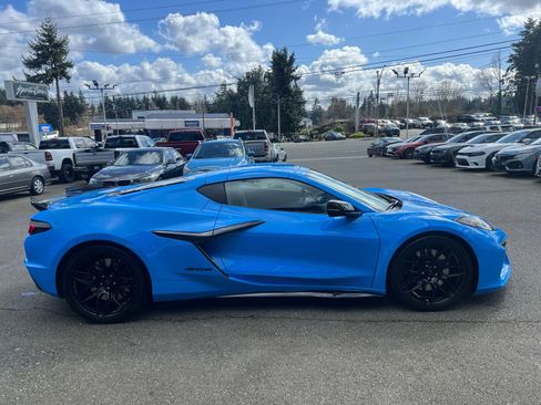 Used 2023 Chevrolet Corvette Z06 w/ Stealth Interior Trim Package RWD image 5