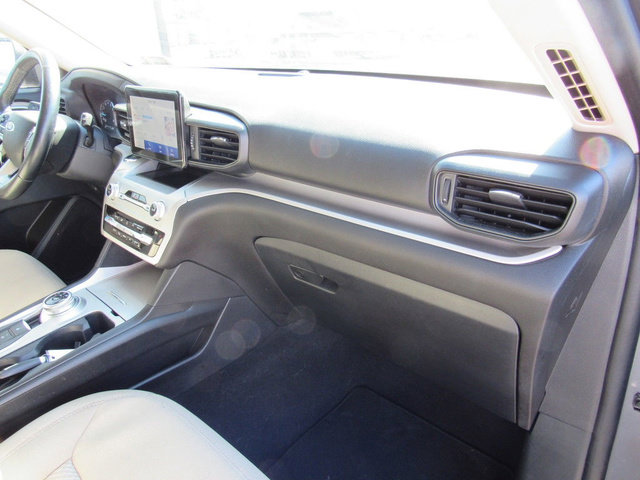 Used 2022 Ford Explorer XLT AWD/4WD image 15