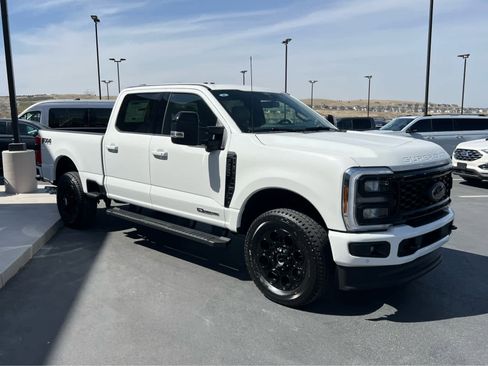 New 2026 Ford F250 Lariat w/ Black Appearance Package image 5