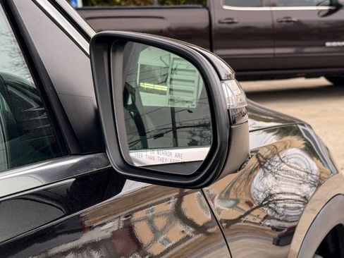 Used 2025 Mercedes-Benz GLS 450 4MATIC image 10