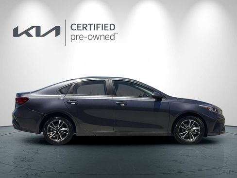Used 2023 Kia Forte LXS FWD image 3