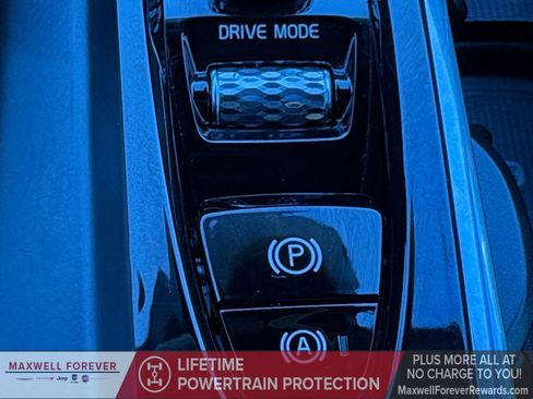 Used 2021 Volvo XC60 T5 Momentum w/ Premium Package image 10